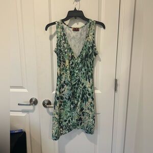 Isle Apparel Sleeveless V-Neck Green Print Dress